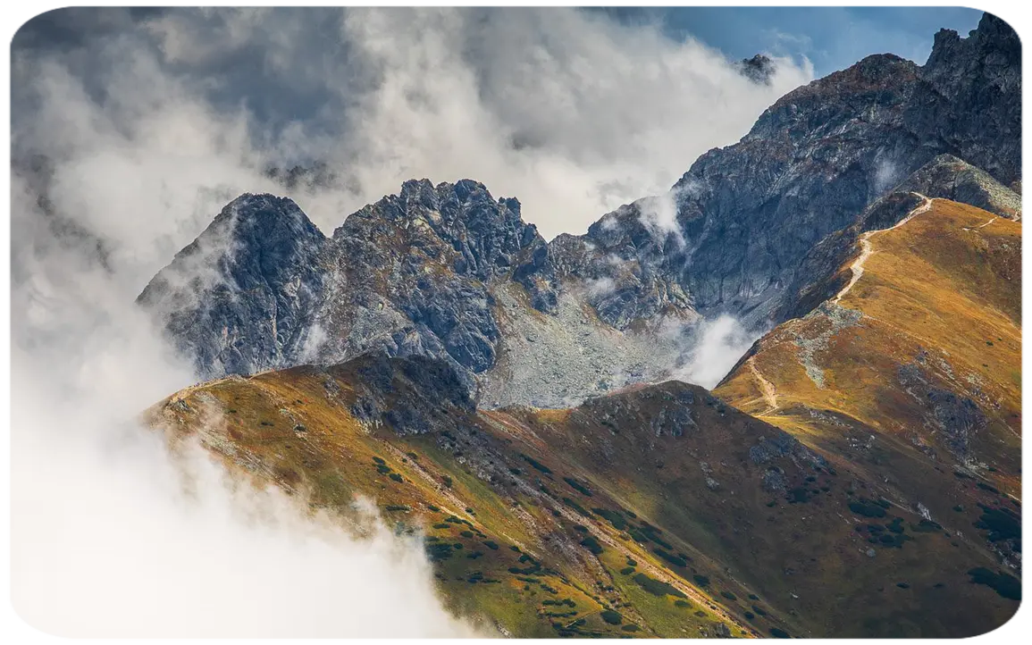 Grań Tatr Zachodnich z Kościelcami w tle